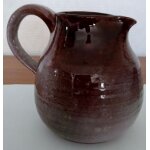Petit pichet artisanal, poterie en terre cuite Petit pichet artisanal, poterie en terre cuite