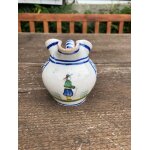 Petit pichet / crmier / pot a lait ancien breton en faence de quimper henriot.