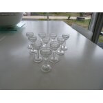 Petits verres anciens moul�s