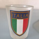 Petit verre a shoot avec drapeau italien