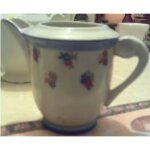Pichet a lait ou crme - en porcelaine