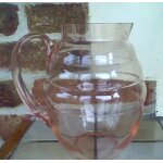 Pichet rétro , cruche , broc a eau - 1 litre - verre moulé vieux rose Pichet rétro , cruche , broc a eau - 1 litre - verre moulé vieux rose