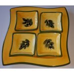 Plat carré (21x21cm) avec 4 ramequins (7. 5x7. 5cm) a utiliser seuls ou superposés - matière lourde genre ... Plat carré (21x21cm) avec 4 ramequins (7. 5x7. 5cm) a utiliser seuls ou superposés - matière lourde genre ...