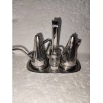 Présentoir a huile vinaigre sel et poivre en inox Présentoir a huile vinaigre sel et poivre en inox