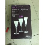 Services 18 pieces Services 18 pieces