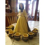 Service a liqueur 9 tasses carafe femme Service a liqueur 9 tasses carafe femme