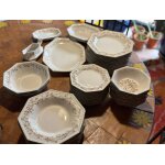Service porcelaine anglaise vintage johnson brothers (eternal beau)