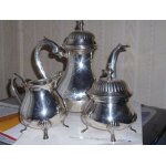 Service theiere , pot a lait et sucrier