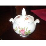 Sucrier en v�ritable porcelaine