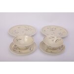 T�te - a - t�te en porcelaine de limoge couleur cr�me avec dorures et d�cor japonisant. 2 tasses, 2 soucoupes ...