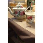 Théière et sa tasse en porcelaine roy kirham Théière et sa tasse en porcelaine roy kirham