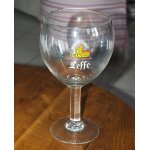 Verre a bi�re sur pied 3 litres leffe