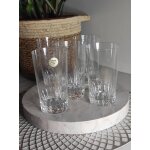 Verres en cristal d'arques taill