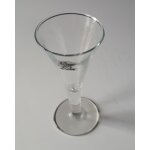 Verre a pied de dgustation de la liqueur aux citrons eau de ville - hauteur totale 13cm - diamtre ...