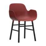 Chaise avec accoudoirs en bois noir et pp rouge form - normann copenhagen