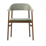 Chaise avec accoudoirs en tissu vert remix 906 et ch�ne fum� herit - normann copenhagen