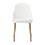 Chaise � l'assise en cuir blanc et au pietement en ch�ne allez blanc - normann copenhagen