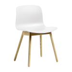 Chaise design blanche pi�tement en ch�ne about a chair 12 - hay