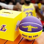 Ensemble cadeau basketball star avec boîte en pu et aurore jaune idéal pour les amis et les anniversaires ... Ensemble cadeau basketball star avec boîte en pu et aurore jaune idéal pour les amis et les anniversaires ...