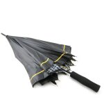 Promotion ! parapluie golf 'daniel hechter' noir jaune (effet cir)