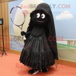 Personnage de mascotte redbrokoly de raquette de tennis noire habill d une jupe trapze et d epingles ...
