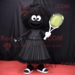 Personnage de mascotte redbrokoly de raquette de tennis noire habillé d une jupe trapèze et d epingles ... Personnage de mascotte redbrokoly de raquette de tennis noire habillé d une jupe trapèze et d epingles ...