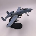 Mod�le d'avion de chasse d'attaque 100 en alliage moul� sous pression, d�cor r�aliste 1: a - 10