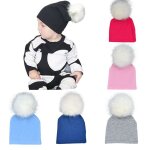 Bonnet avec pompon pour bébé, 1 pièce, joli chapeau en velours de couleur pure, accessoires en peluche ... Bonnet avec pompon pour bébé, 1 pièce, joli chapeau en velours de couleur pure, accessoires en peluche ...