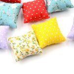 Coussins d'oreiller en forme de fleurs, 2 pices, pour canap ou lit, pour maison de poupe 1 / 12, meubles ...