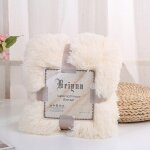 Couverture a poils longs chic, plaid doux en peluche sur le lit, couverture chaude et moelleuse en fausse ...