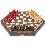 Jeu d'échecs a trois joueurs en bois - 32 centimètres - avec plateau pliable, pièces de jeu faites a ... Jeu d'échecs a trois joueurs en bois - 32 centimètres - avec plateau pliable, pièces de jeu faites a ...