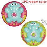 Jouets de bain pour b�b� et enfant en bas age avec jet d'eau, forme de lions dans un bateau, a placer ...