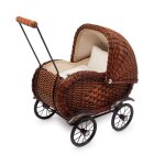 Landau de poupe en osier rtro > 51 x 32 x 52 cm - -