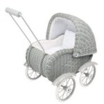 Landau de poupe rtro en osier > 51 x 32 x 52 cm - -
