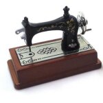 Machine a coudre vintage 1:12, modèle de meubles, accessoires miniatures pour maison de poupée Machine a coudre vintage 1:12, modèle de meubles, accessoires miniatures pour maison de poupée