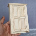 Maison de poup�es fait a la main, vintage, rustique, double porte en bois, non peint, garde - robe, chambre ...