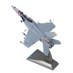 Maquette d'avion de chasse hornet en alliage a l'échelle 1 / 100 Maquette d'avion de chasse hornet en alliage a l'échelle 1 / 100