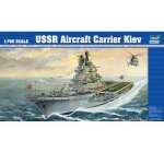 Maquette bateau : porte - avions sovi�tique kiev - trumpeter