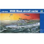 Maquette bateau : porte - avions ussr minsk - trumpeter Maquette bateau : porte - avions ussr minsk - trumpeter