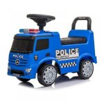 Milly mally monte sur mercedes antos - camion de police