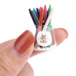 Mini crayons miniatures pour maison de poup�e, 1 bouteille + 12 crayons, echelle 1 / 12, pour la papeterie, ...