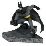 Monogram - statue batman animated comics