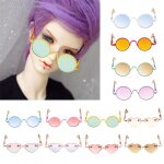 Paire de lunettes de soleil rétro hippy, monture ronde pour 1 / 3 poupées blanches Paire de lunettes de soleil rétro hippy, monture ronde pour 1 / 3 poupées blanches