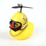 Petit canard jaune avec casque de voiture, casque de v�lo de route, equitation, accessoires de voiture, ...