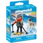 Playmobil my life 71741 - gar�on en raquettes avec saint bernard