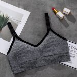Sous - vêtement d'allaitement avec une couverture d'alimentation spéciale rassemblant les femmes enceintes, ... Sous - vêtement d'allaitement avec une couverture d'alimentation spéciale rassemblant les femmes enceintes, ...