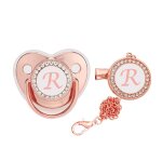 Sucette en silicone avec couvercle et chaîne pour bébé, lettres anglaises en or rose, adaptée aux bébés ... Sucette en silicone avec couvercle et chaîne pour bébé, lettres anglaises en or rose, adaptée aux bébés ...