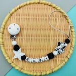 Tewindsor - sucette en silicone avec lettres anglaises es pour bb, perles de zbre, pendentif, clips, ...