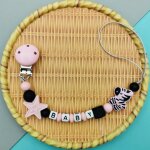 Tewindsor - sucette en silicone avec lettres anglaises es pour bb, perles de zbre, pendentif, clips, ...