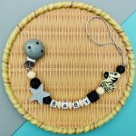 Tewindsor - sucette en silicone avec lettres anglaises es pour bb, perles de zbre, pendentif, clips, ...